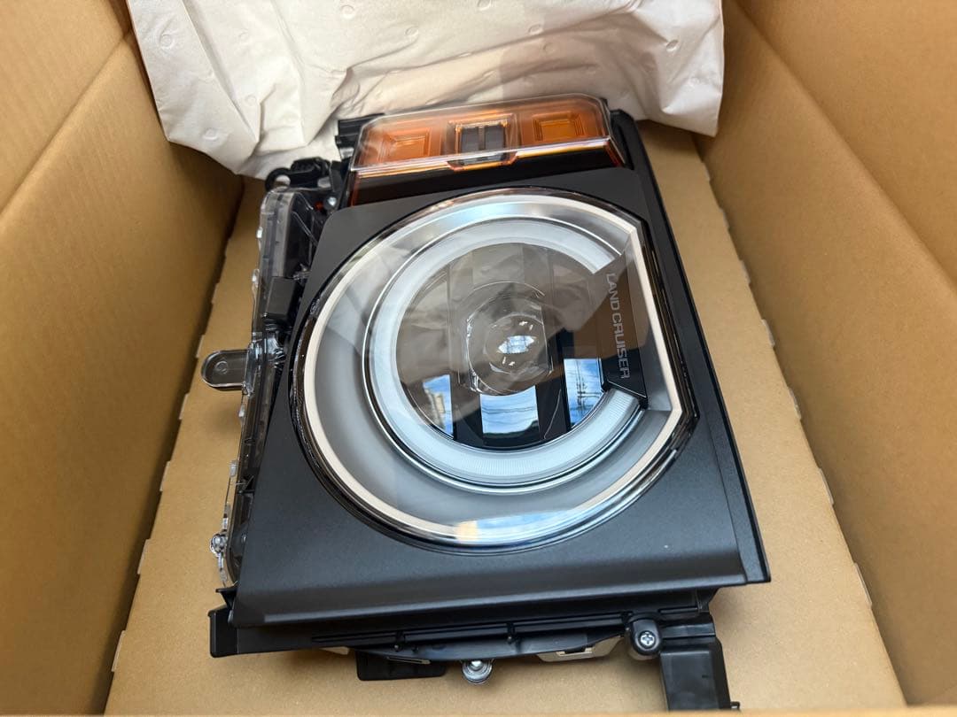 ランドクルーザー250 純正丸目ヘッドライト