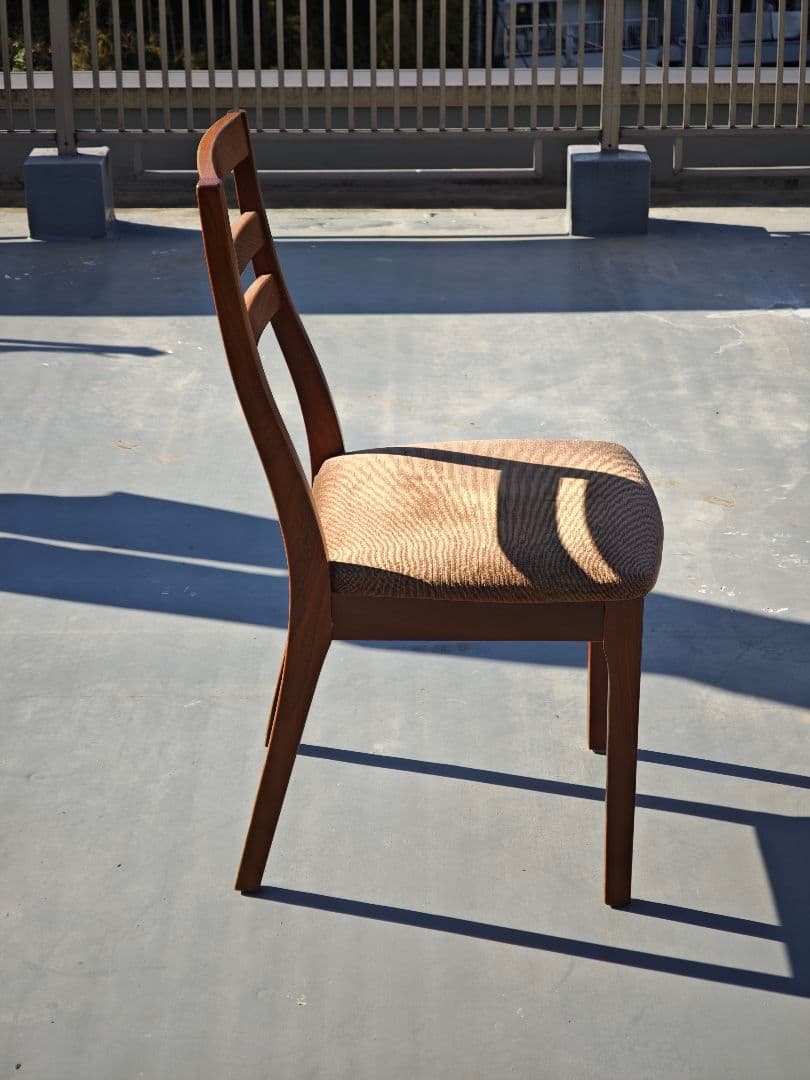 ヴィンテージ　木製ダイニングチェア　チーク