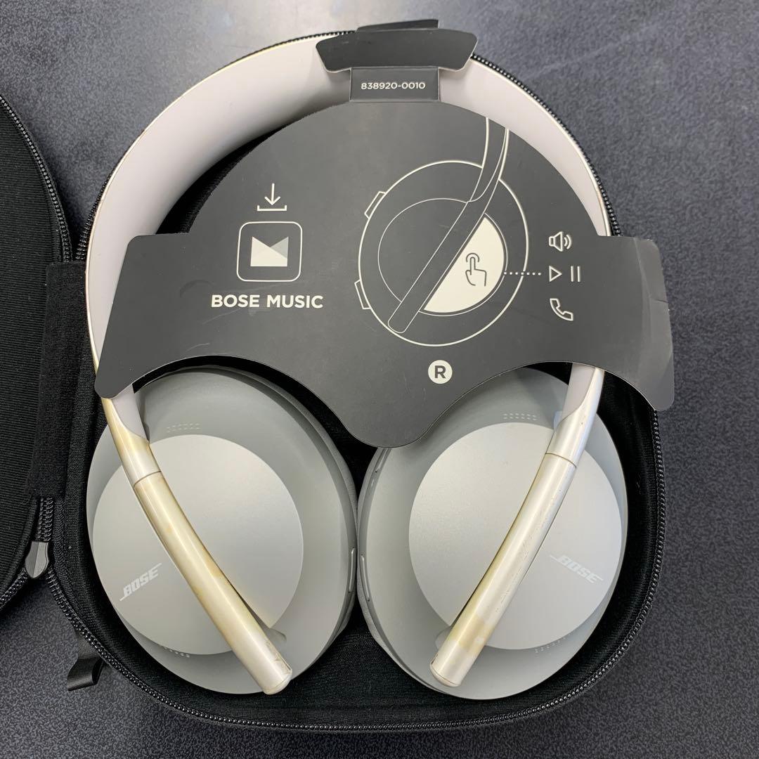 【ほぼ新品】Bose NOISE CANCELLING ヘッドホン700