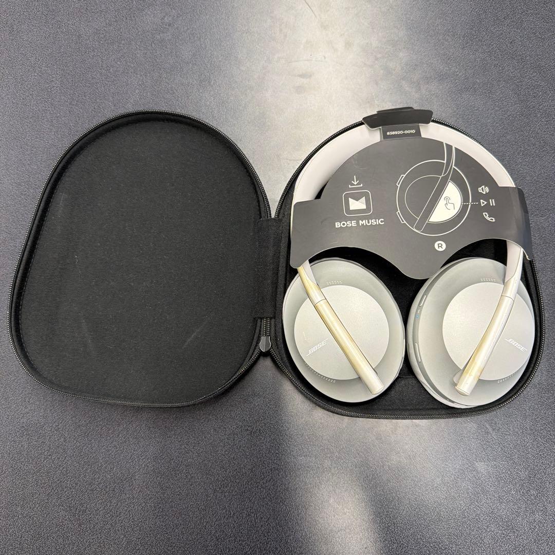 【ほぼ新品】Bose NOISE CANCELLING ヘッドホン700