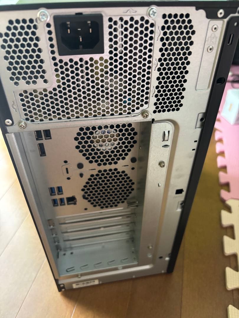 Fujitsu PRIMERGY TX1310 M3サーバー