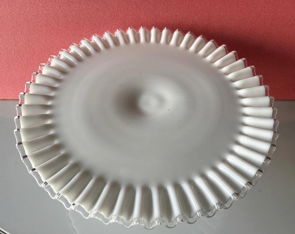 フェントン　ケーキスタンド　シルバークレスト　ミルクガラス　ペデスタル