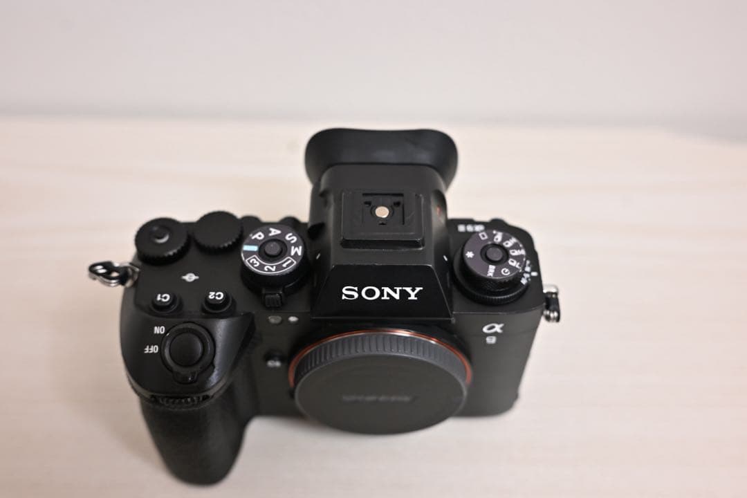 美品】SONY α9Ⅲ ミラーレスカメラ 本体 スキンシール付き