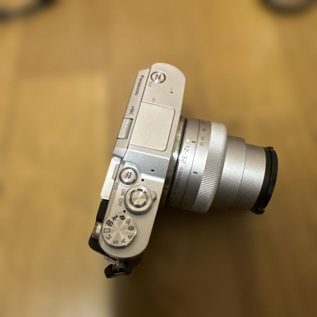 Panasonic LUMIX DC-GF9W 本体と標準レンズ2本 プラス望遠