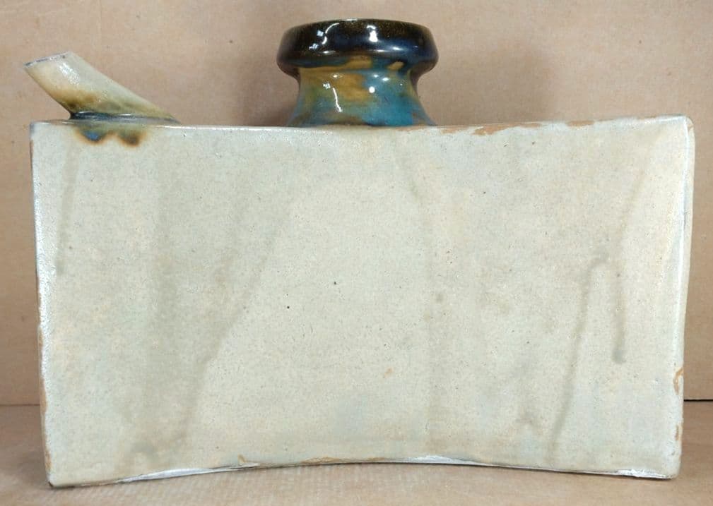 れれれ【本物保証】金城次郎 クヮンカミヤー紋抱瓶 共箱 栞 ｗ28㎝超