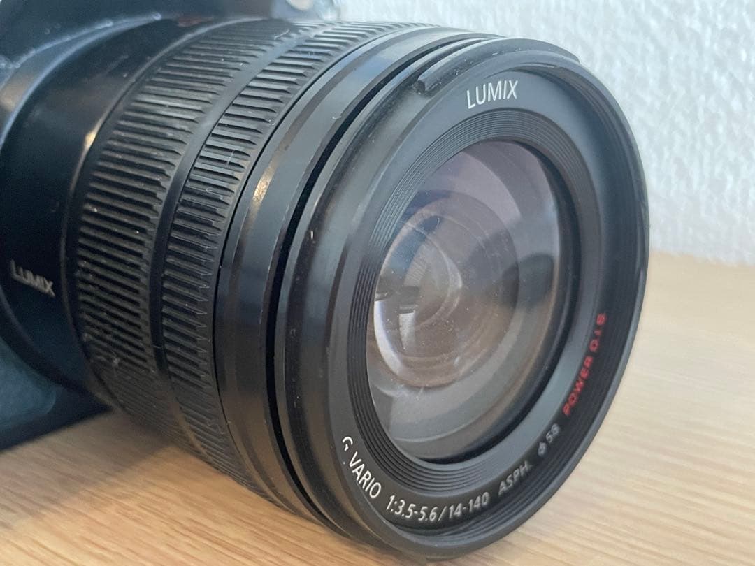 【中古】LUMIX GH4 デジタル一眼レフ　レンズ付(HD14-140)