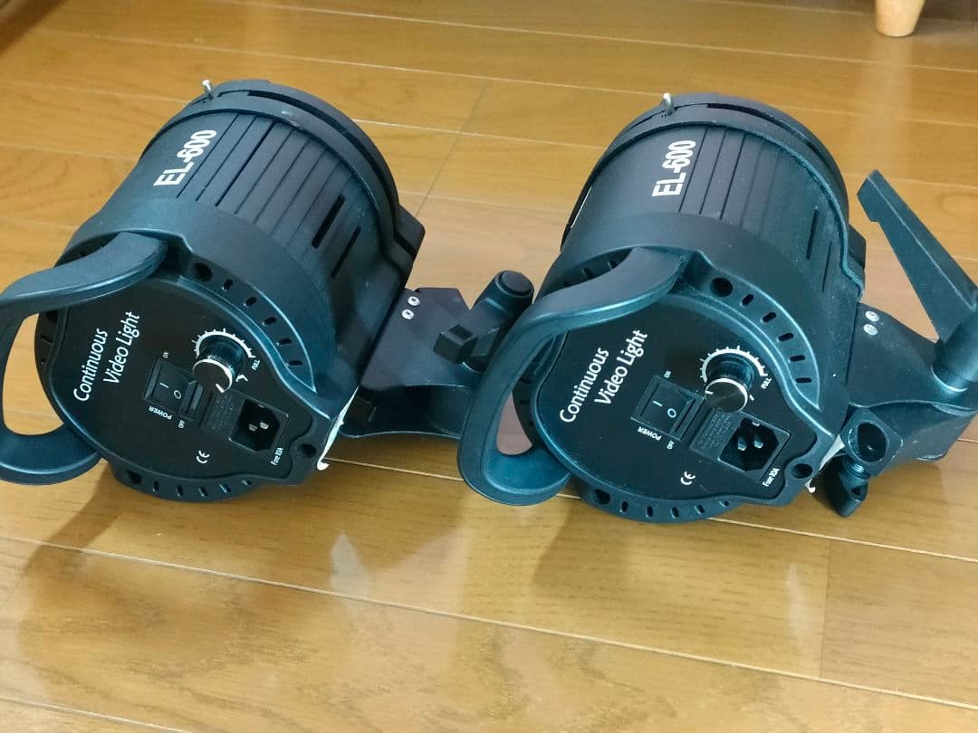 MANDA EL-600 LEDライト2個　自然光　タングステン用フィルター付き