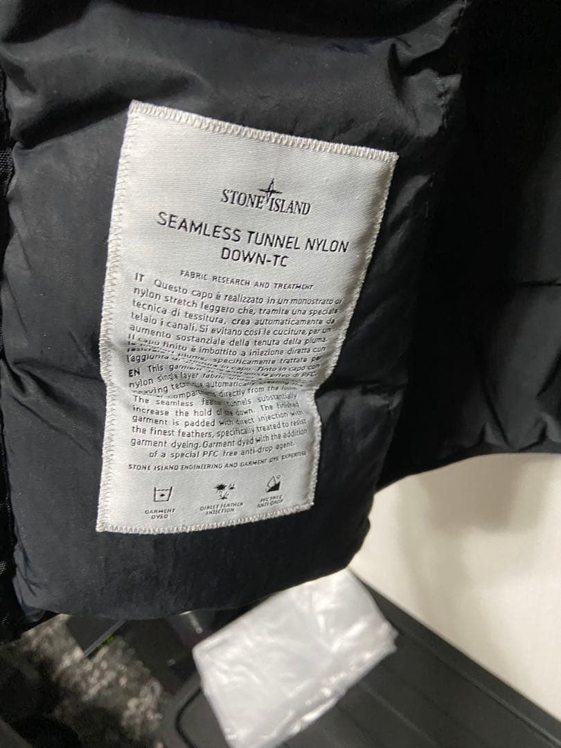 STONE  ブラックダウンジャケット