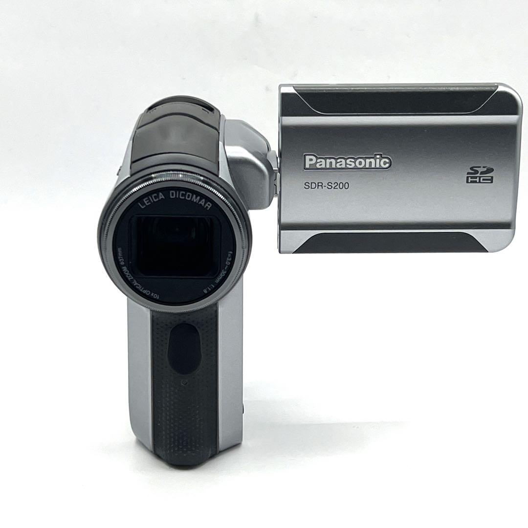 【未使用品】 Panasonic SDR-S200 シルバー　ビデオカメラ