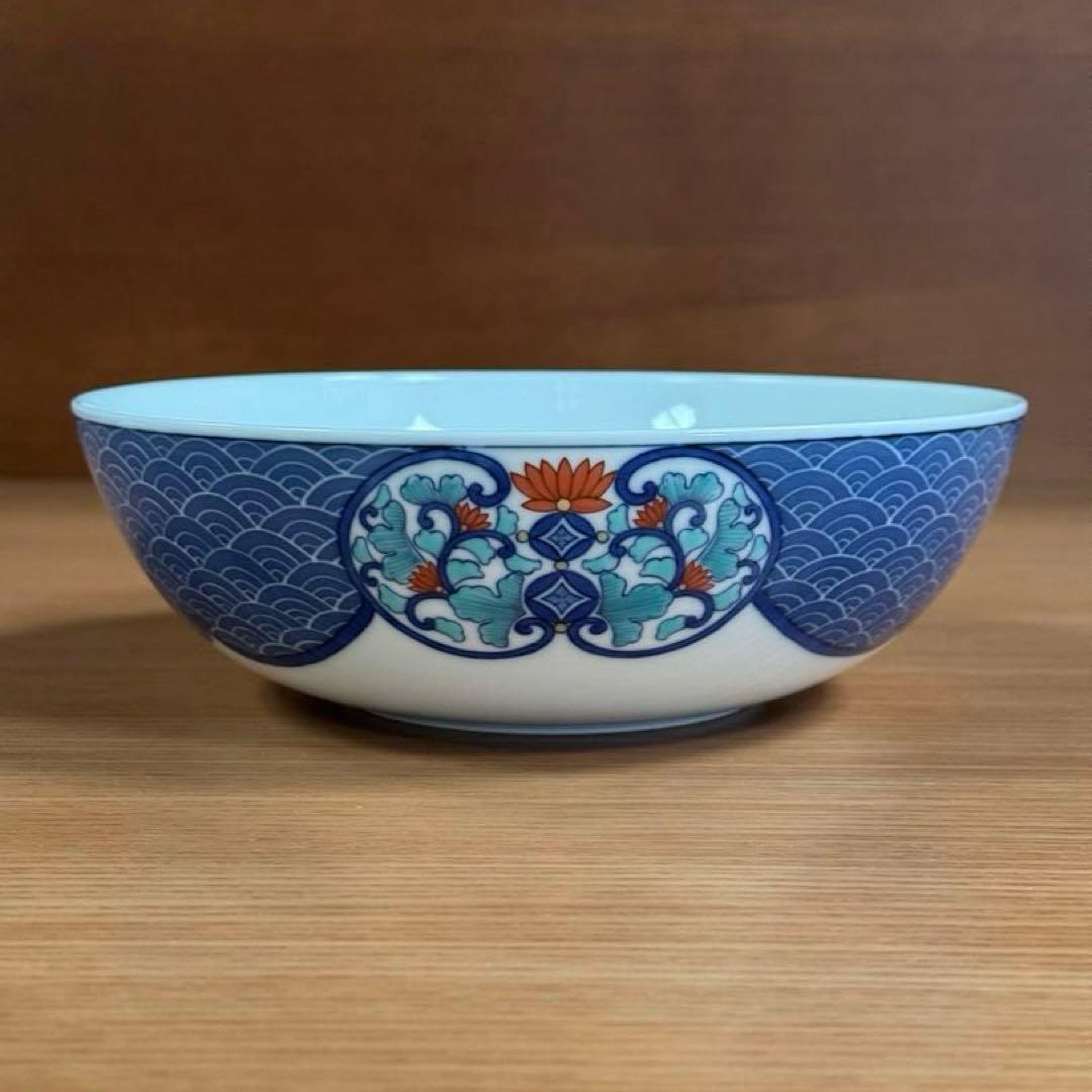 伊万里焼 畑萬陶苑：鍋島 色絵墨弾き青海波唐花紋 多用鉢（大）