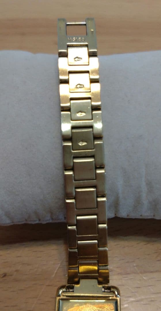 Kii: レディース 時計 ゴールド　エコ・ドライブ