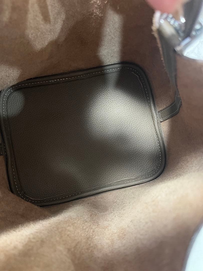 本革　キューブバッグ　MM トゴ　エトープ