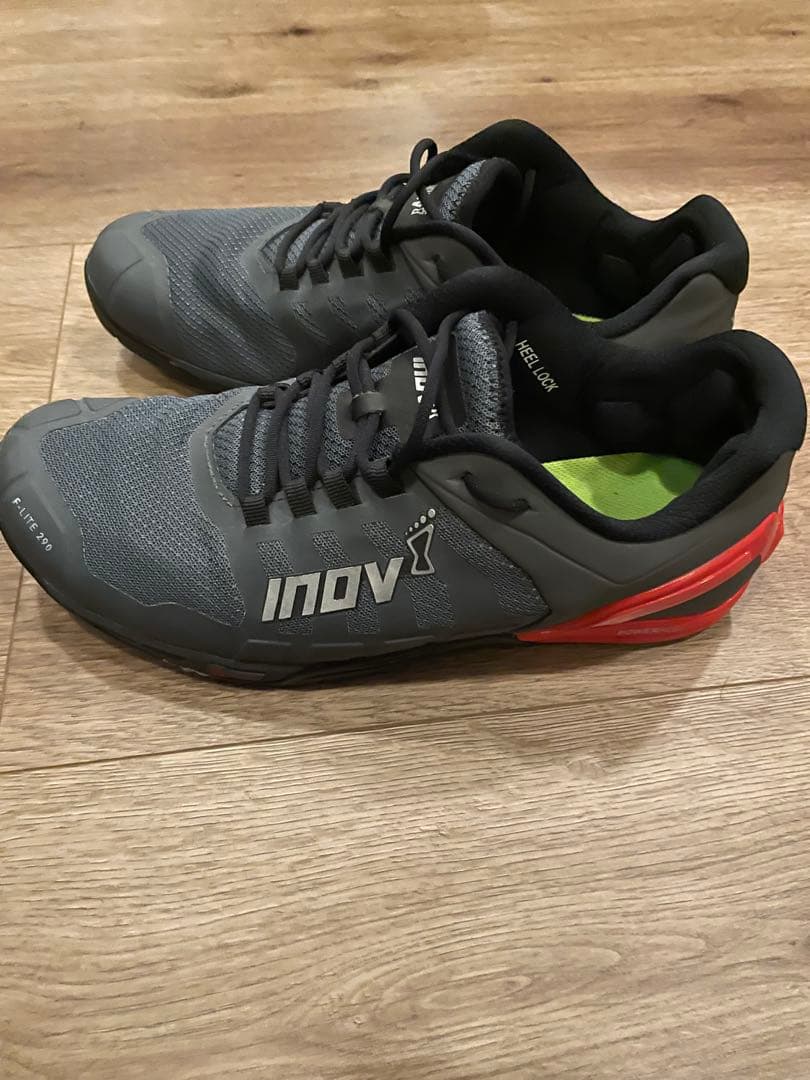 inov-8 トレーニングシューズ グレー/ブラック/レッド