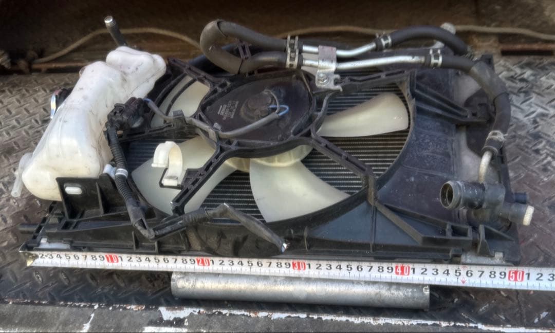ダイハツ L375Sタント . ターボ ラジエター＆コンデンサ＆ファン