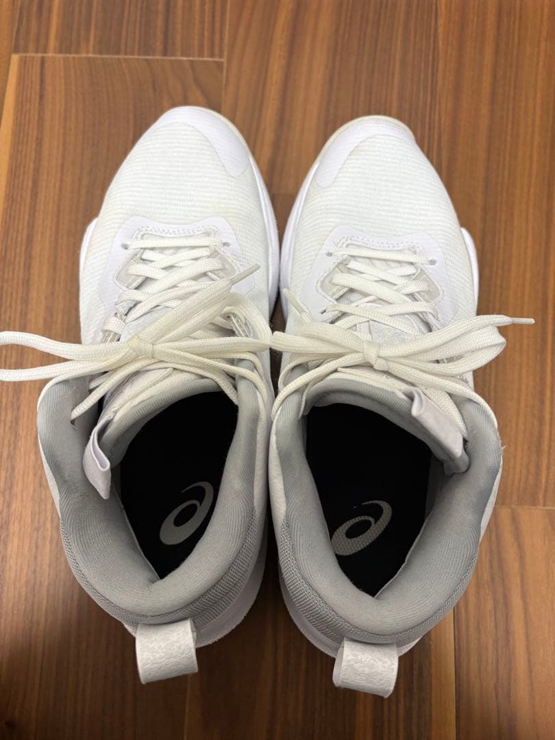 【美品】アシックス NOVA SURGE 3 ノヴァサージ3 バッシュ　ホワイト