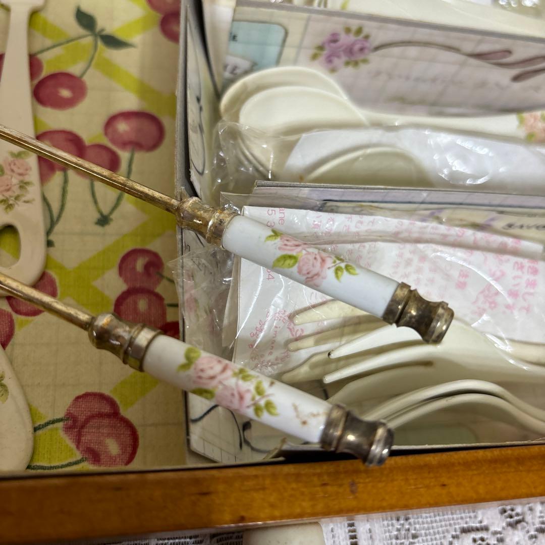 イマン　ダイアナローズ　カトラリーセット