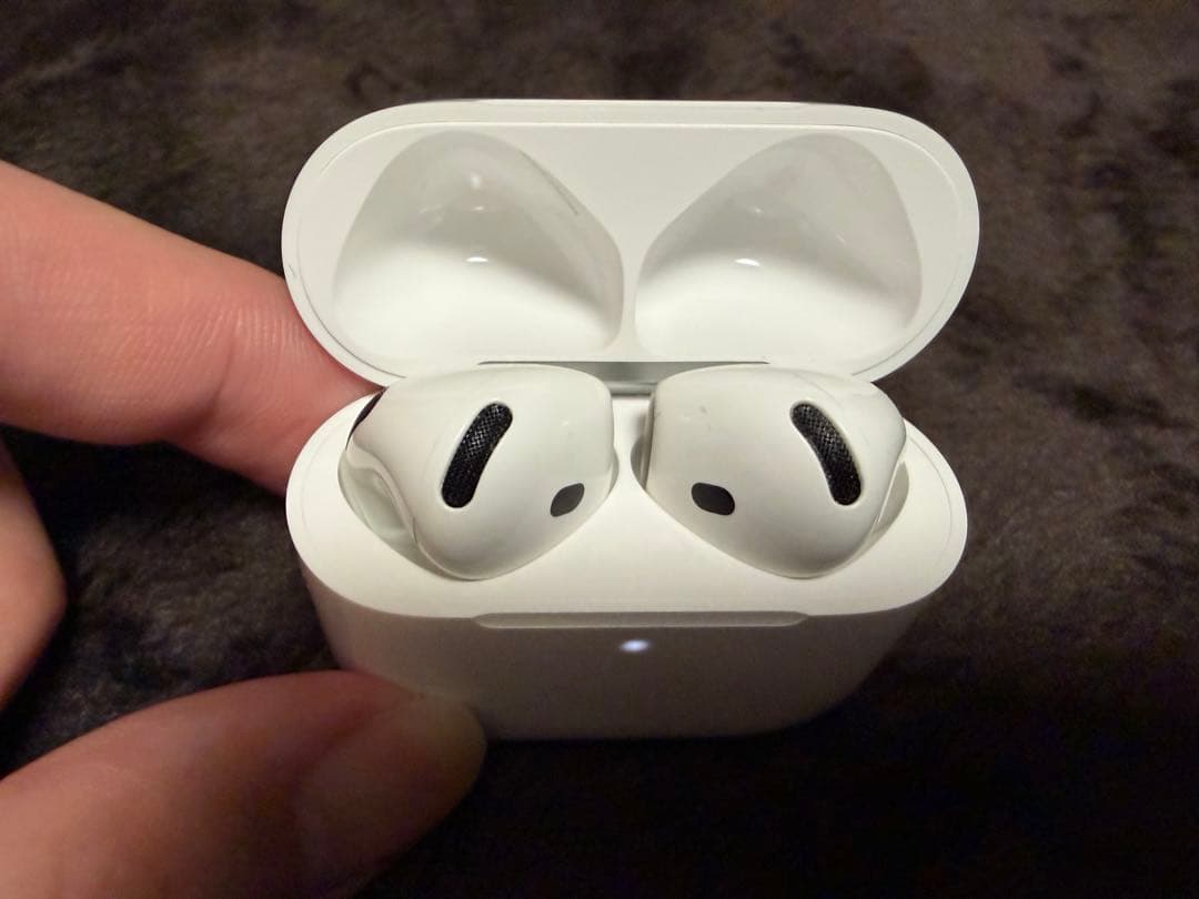 AirPods4箱・充電ケース付き