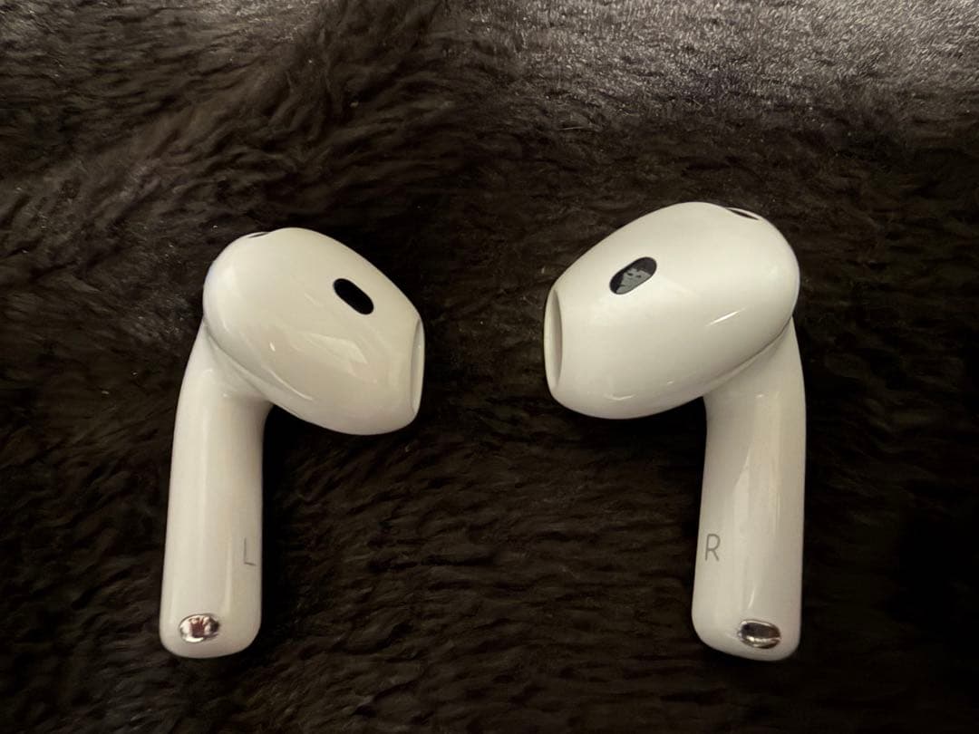 AirPods4箱・充電ケース付き