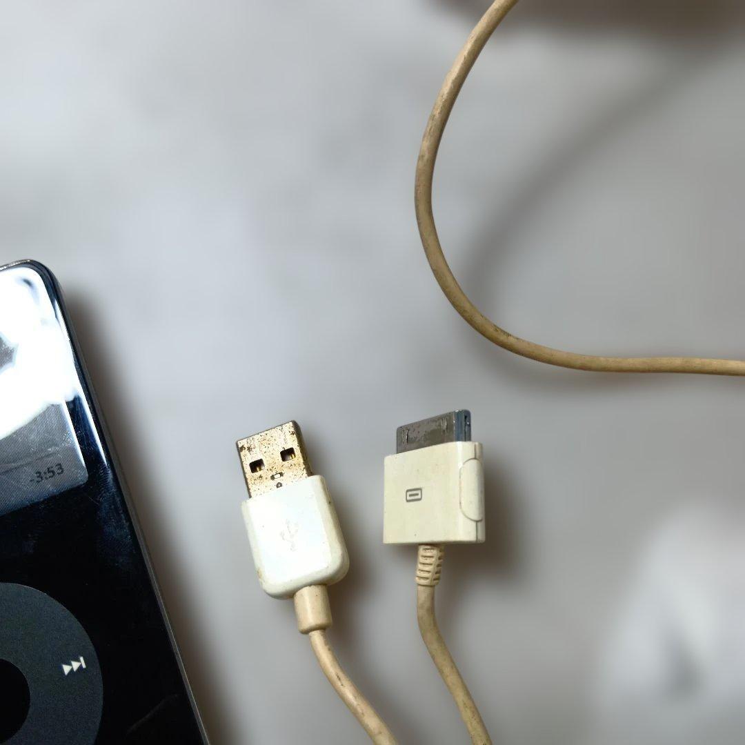 【動作品】Apple iPod 　classic　30Ｇ　ブラック