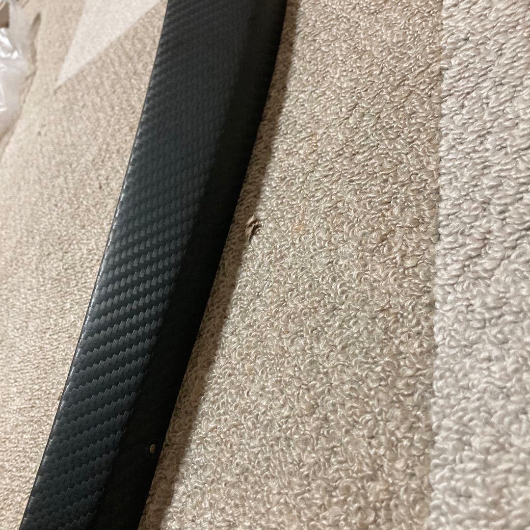 ハイエース　200系　標準ボディ　ワイパーガード　カーボン調