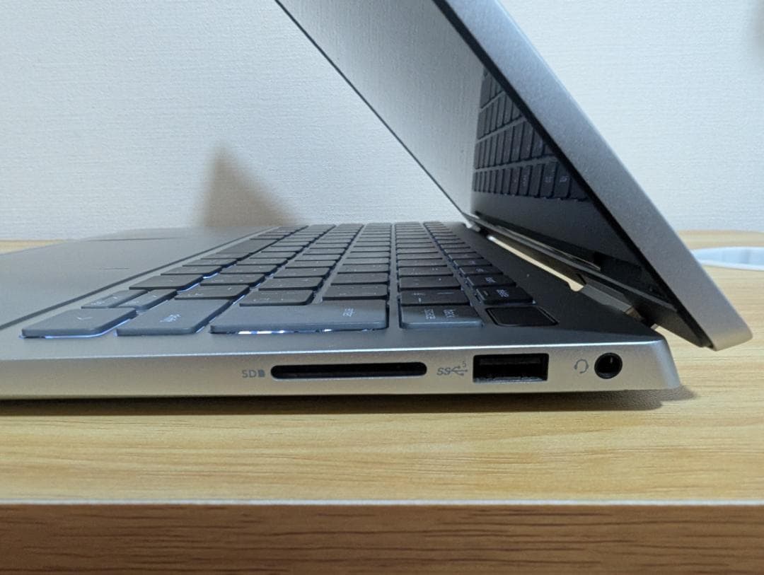 Dell Inspiron 14 7420 2-in-1 / 第12世代i5