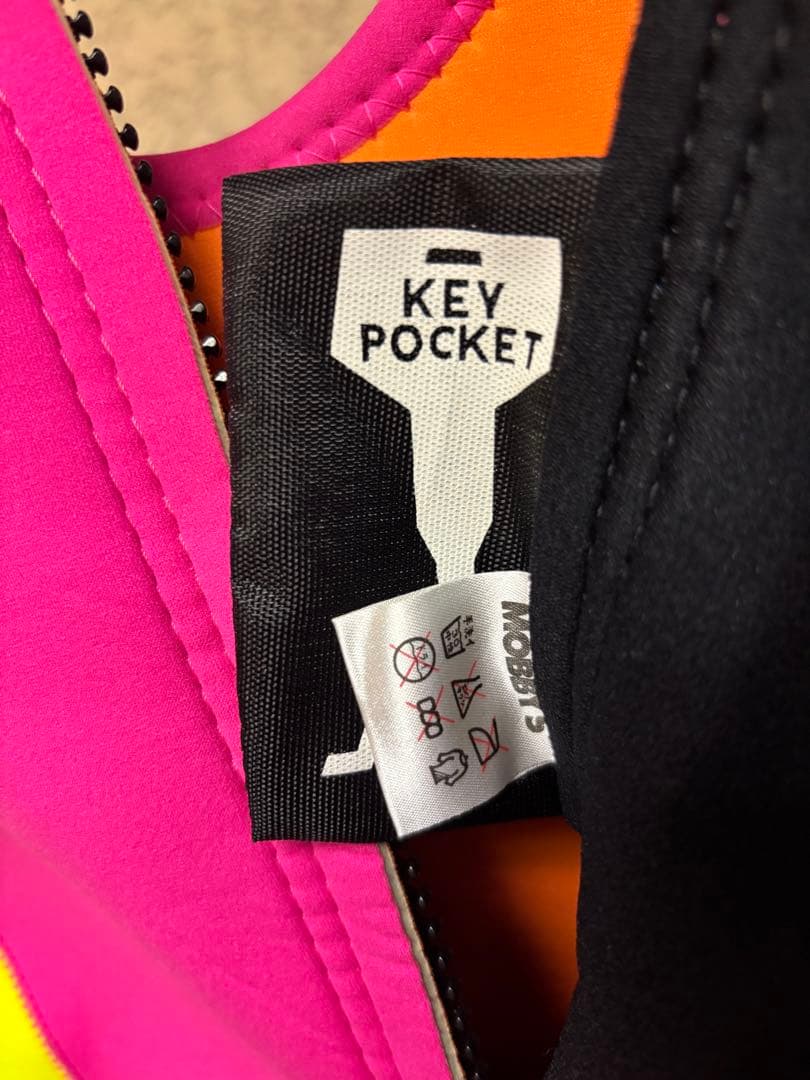 女性用　モビーズ(mobbys)ツーピース　ウエットスーツ　手袋と靴付き