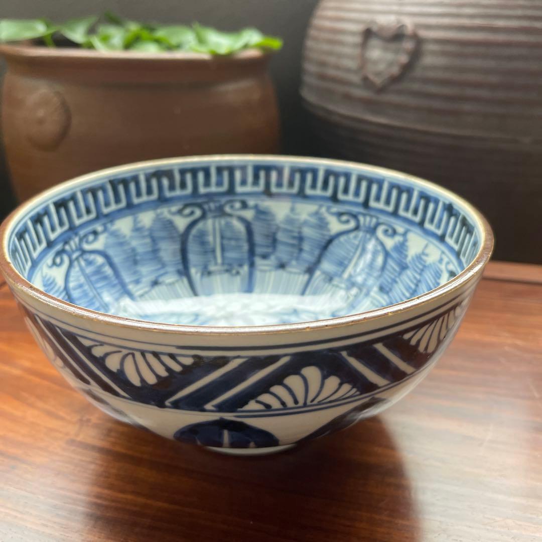 希少物　時代物　染付青白い伝統的な陶器の丼