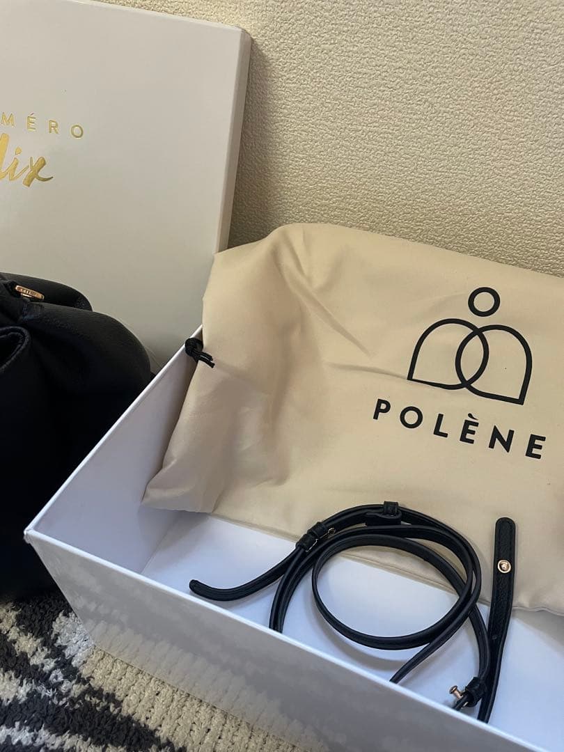 POLÈNE NUMERO dix ブラック ショルダーバッグ