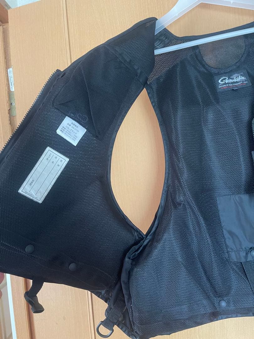 Gamakatsu フィッシング　フローティングベスト LLサイズ 黒/赤