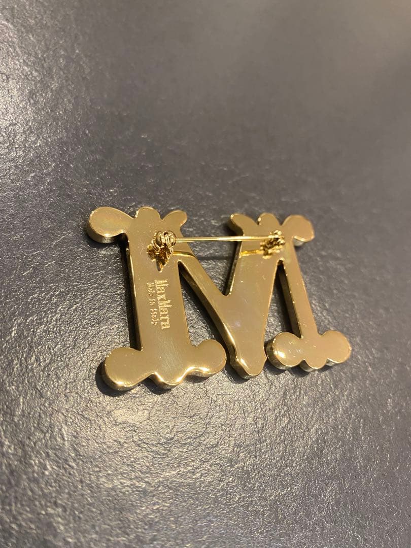 Maxmara クリスタルブローチ