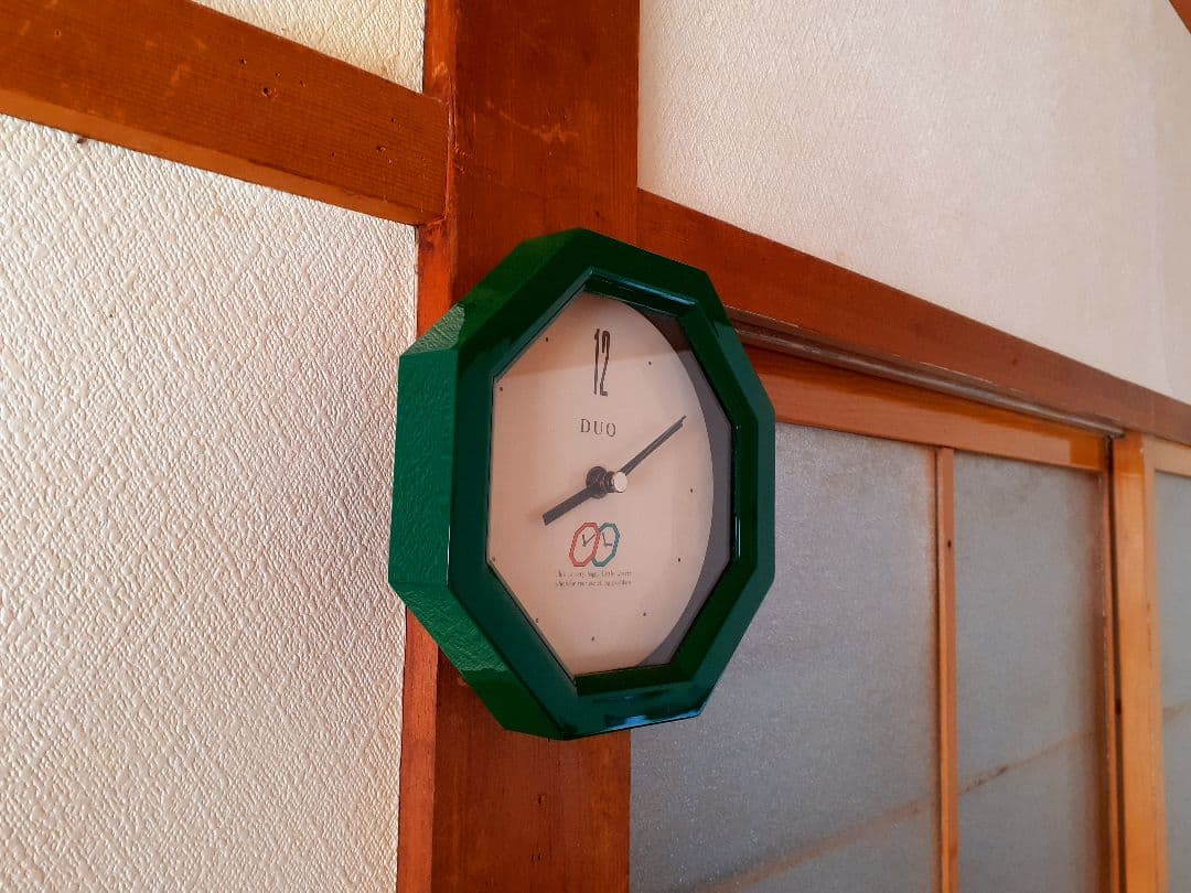 80's　掛け時計　ポストモダン　ビンテージ　レトロ　八角　グリーン