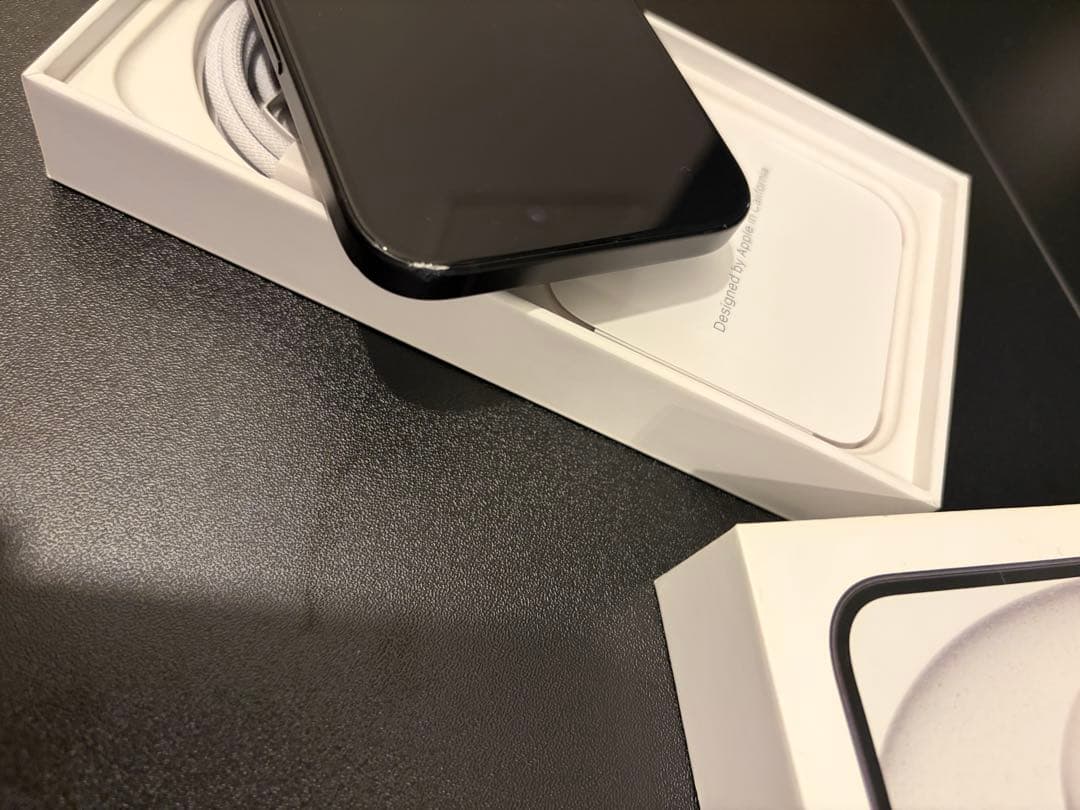 中古　Apple iPhone 15 ブラック 本体