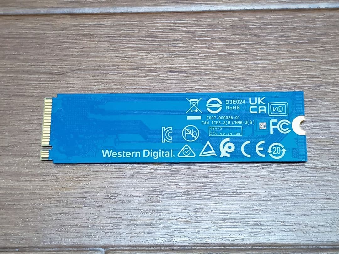 内蔵型SSD (M.2 SSD) WD Blue 1TB SN570 WDS100T3B0C