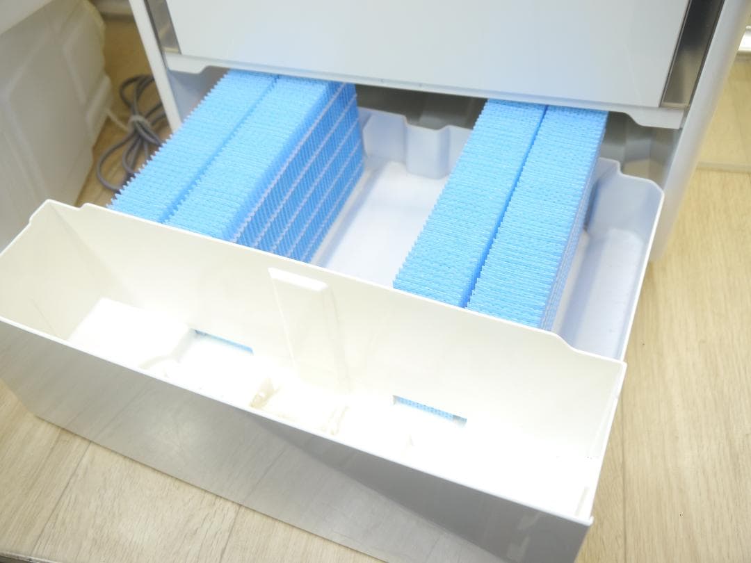 送料無料XXフィルター新品同様❤ダイニチ 加湿器 HD-243 ハイブリッド