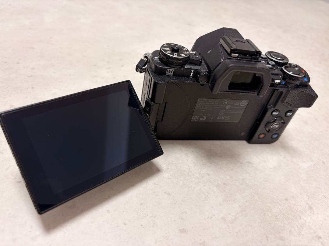 【レンズ付き】OLYMPUS OM-D E-M5 Mark II