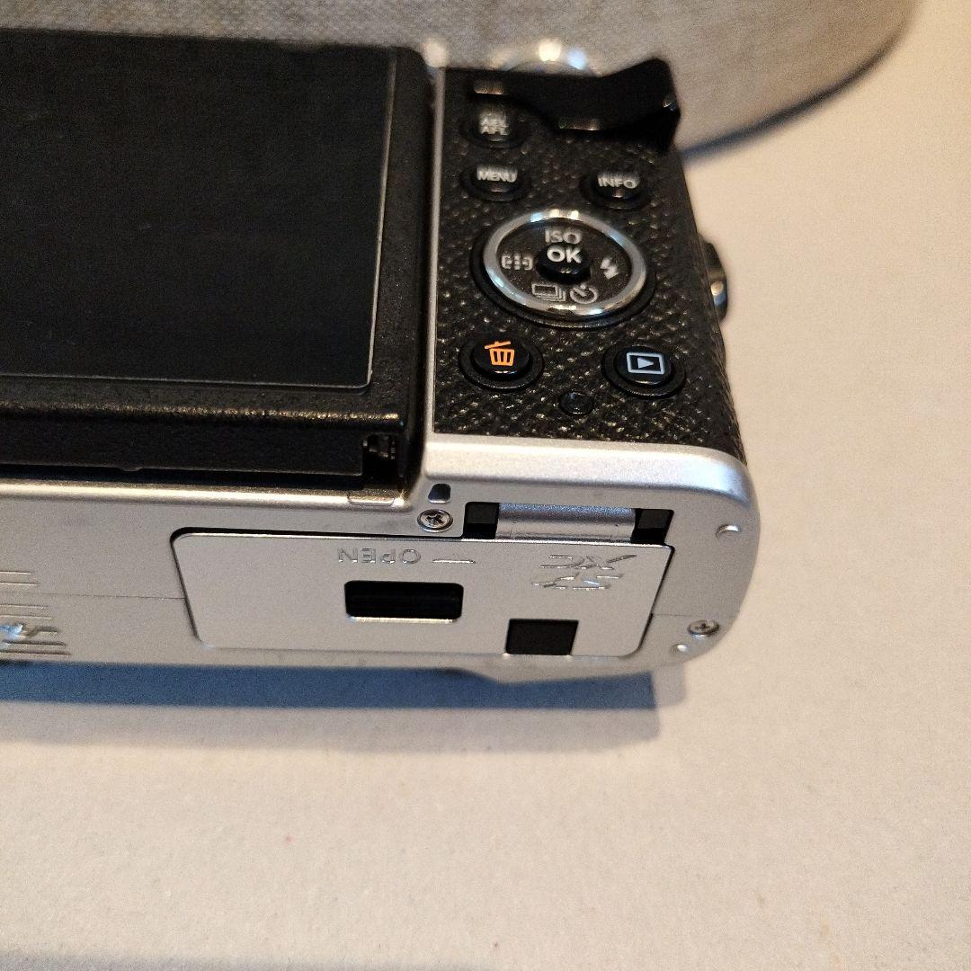 OLYMPUS　PEN E-P7