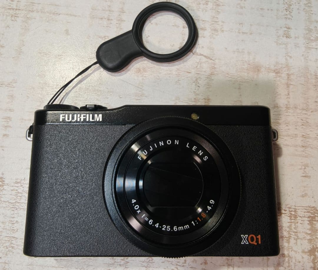 Fujifilm XQ1 コンパクトデジタルカメラ