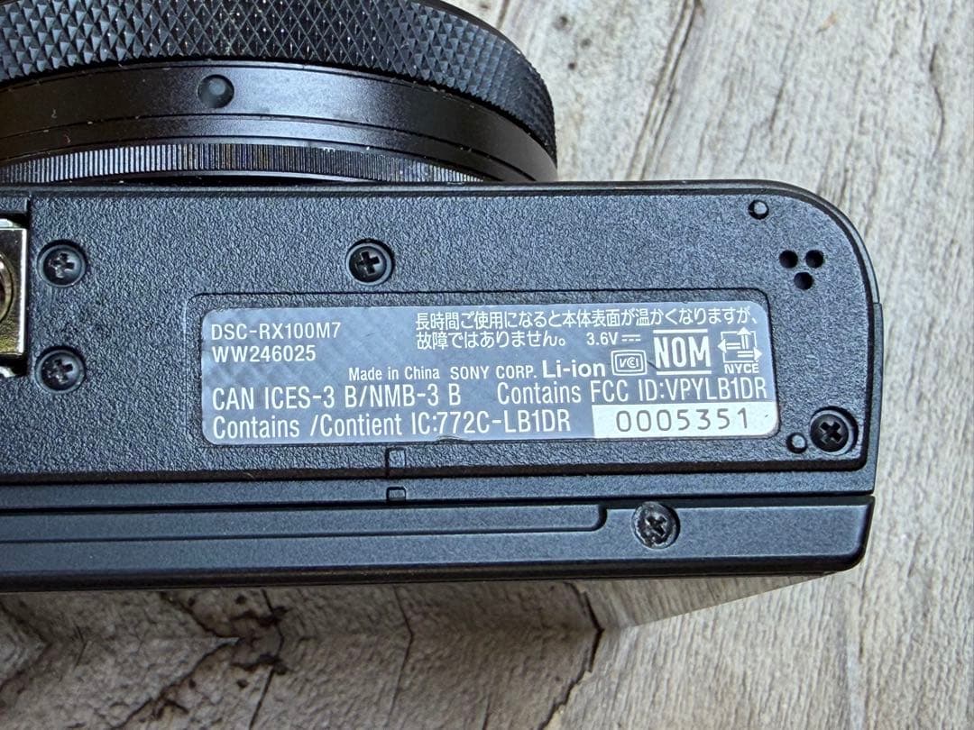 デジタルカメラ SONY Cyber-Shot DSC-RX100M7