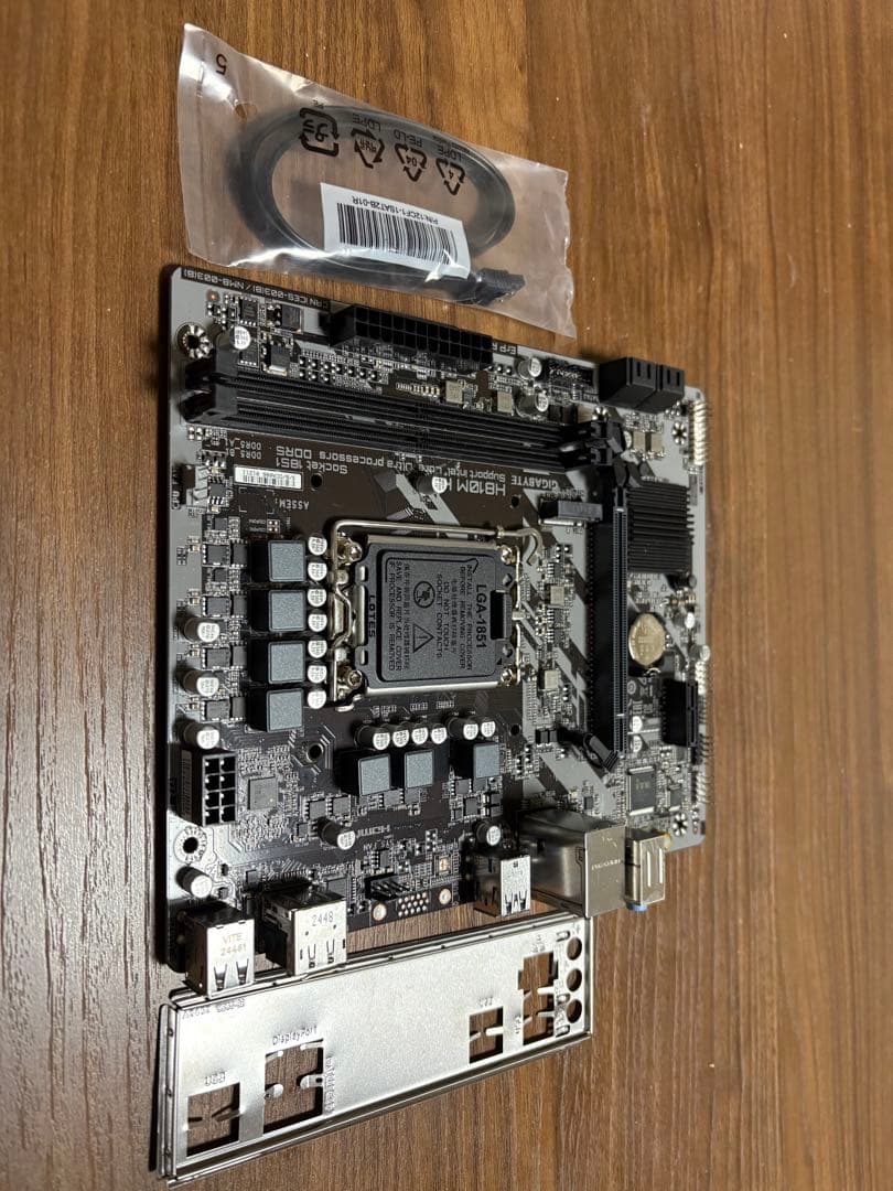 GIGABYTE H810M K マザーボード