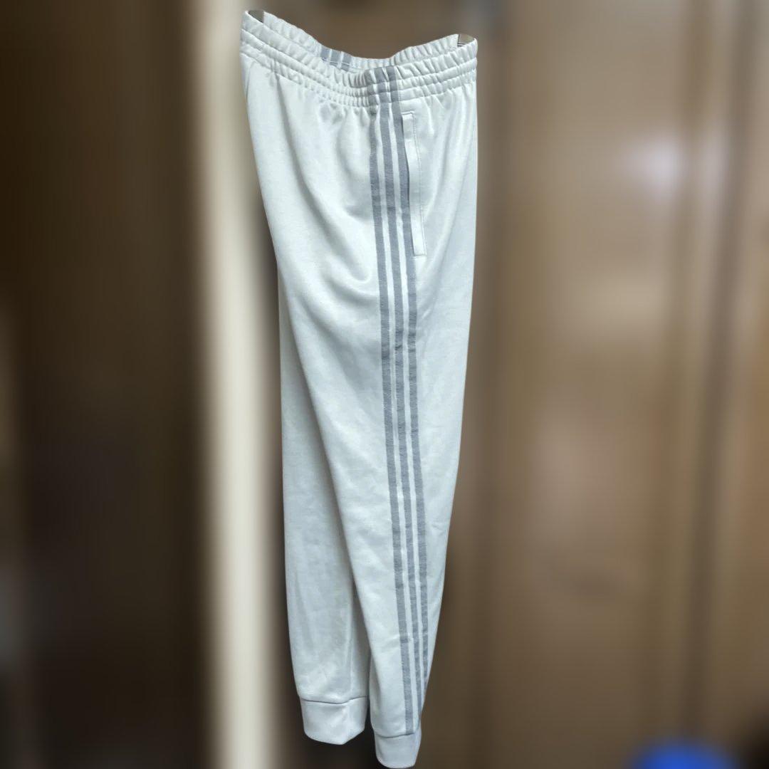 adidas トレフォイルロゴ 3本ライン グレージャージパンツ