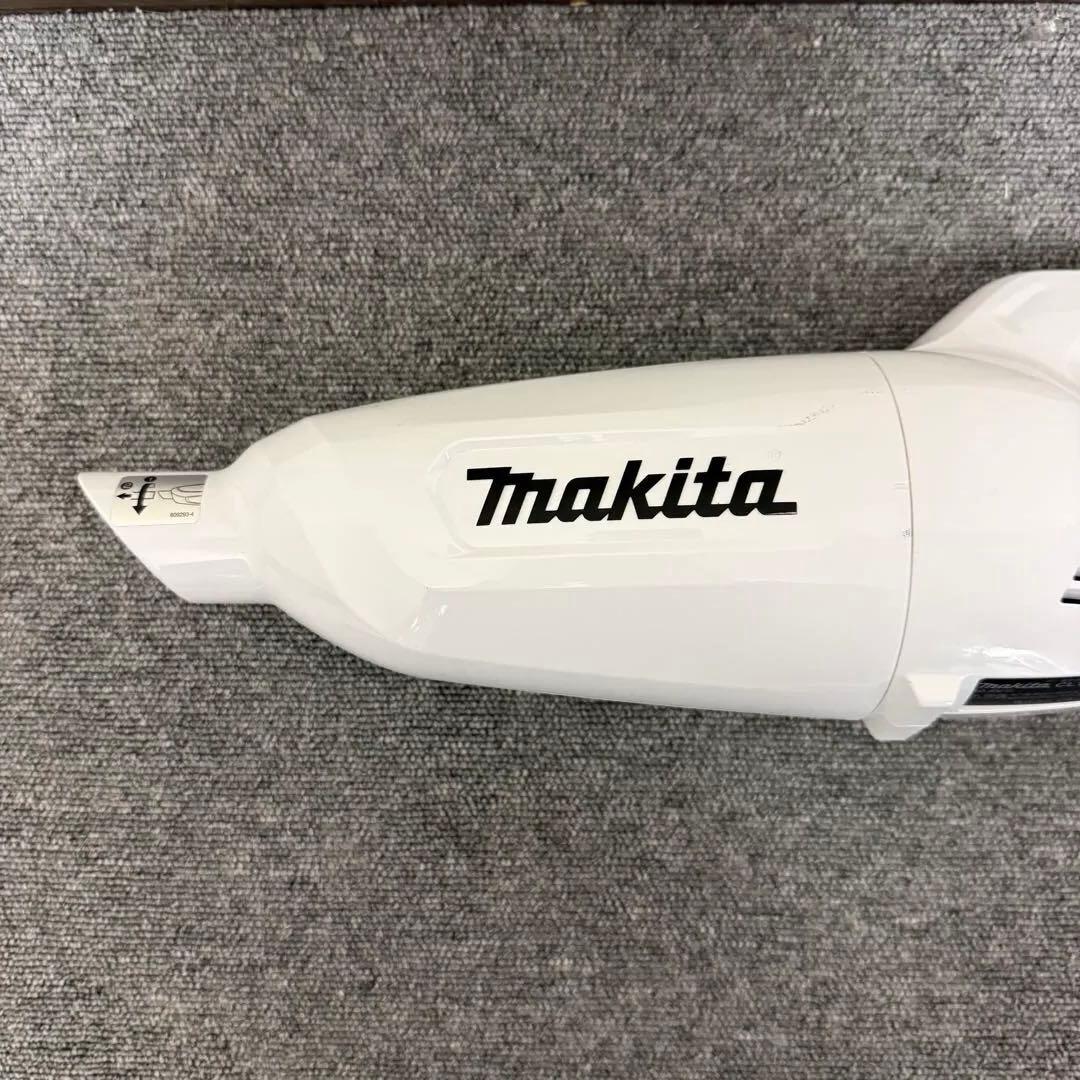 マキタ 充電式クリーナ CL108FD コードレス掃除機　バッテリー充電器付きY