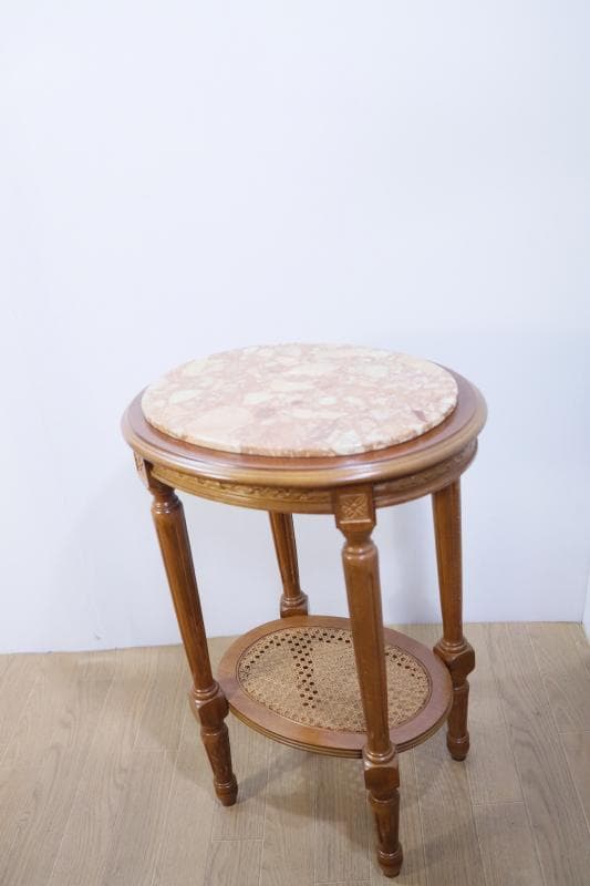 ◆イタリア製クラシカル家具 【大理石】オーバル型 　サイドテーブル 籐編み ①