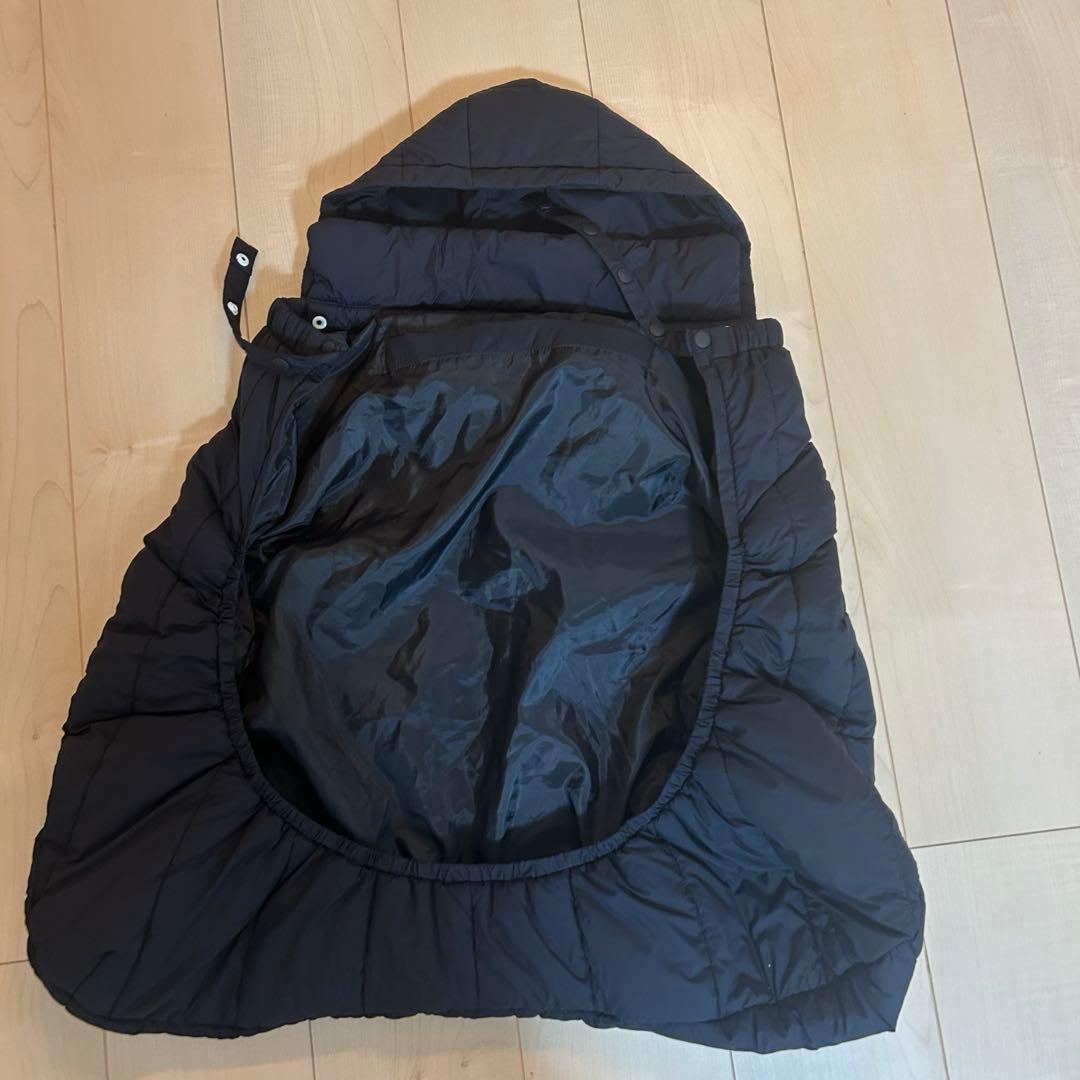 ノースフェイス　黒　抱っこ紐ケープ