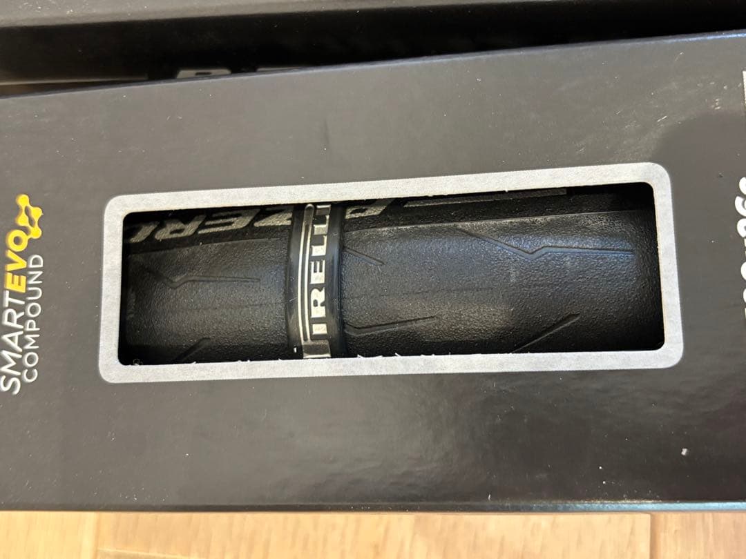 Pirelli P ZERO RACE TLR 700x26C チューブレス