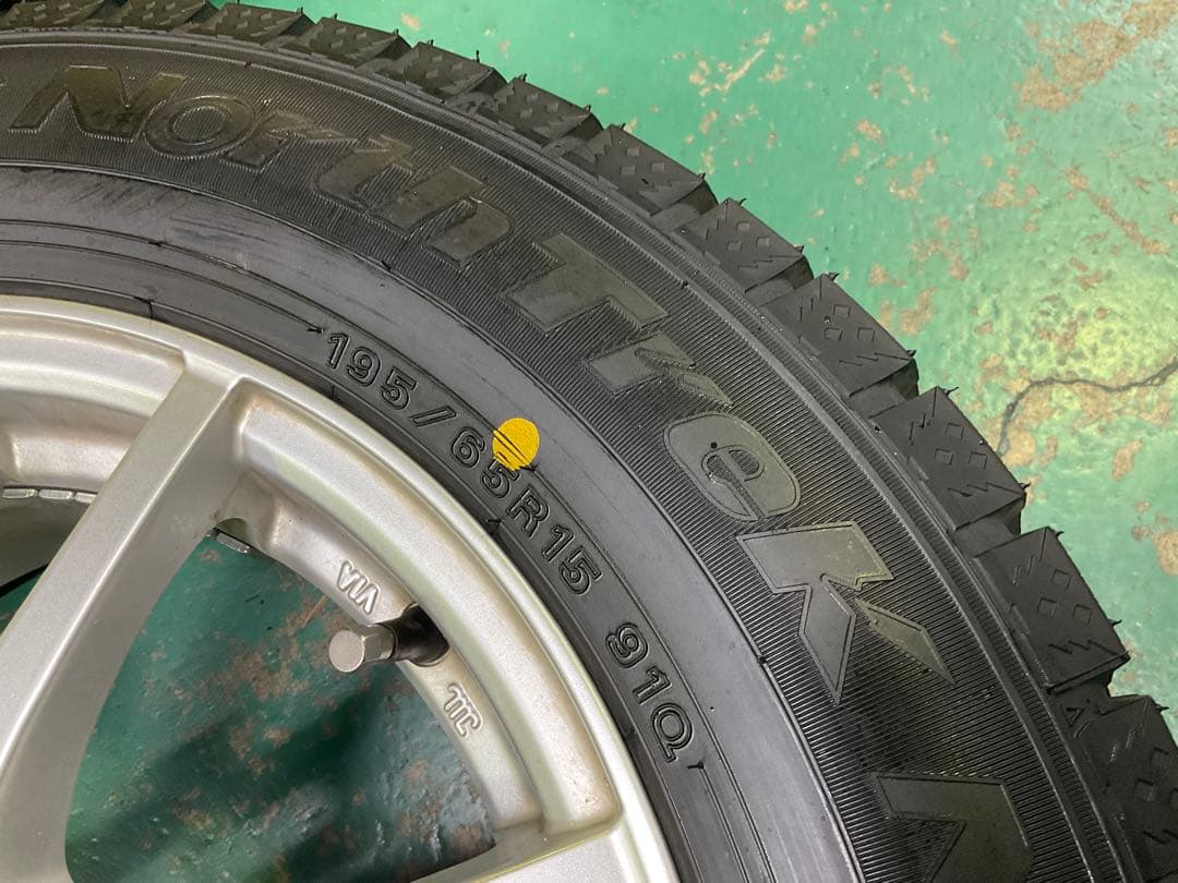 【送料無料】50・30系プリウス専用　195/65R15 中古スタッドレス4本