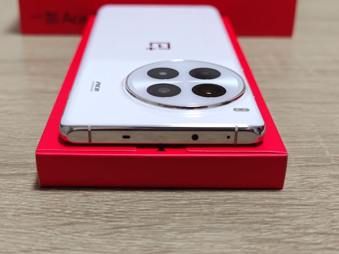 OnePlus Ace 3 Pro 512GB ホワイト