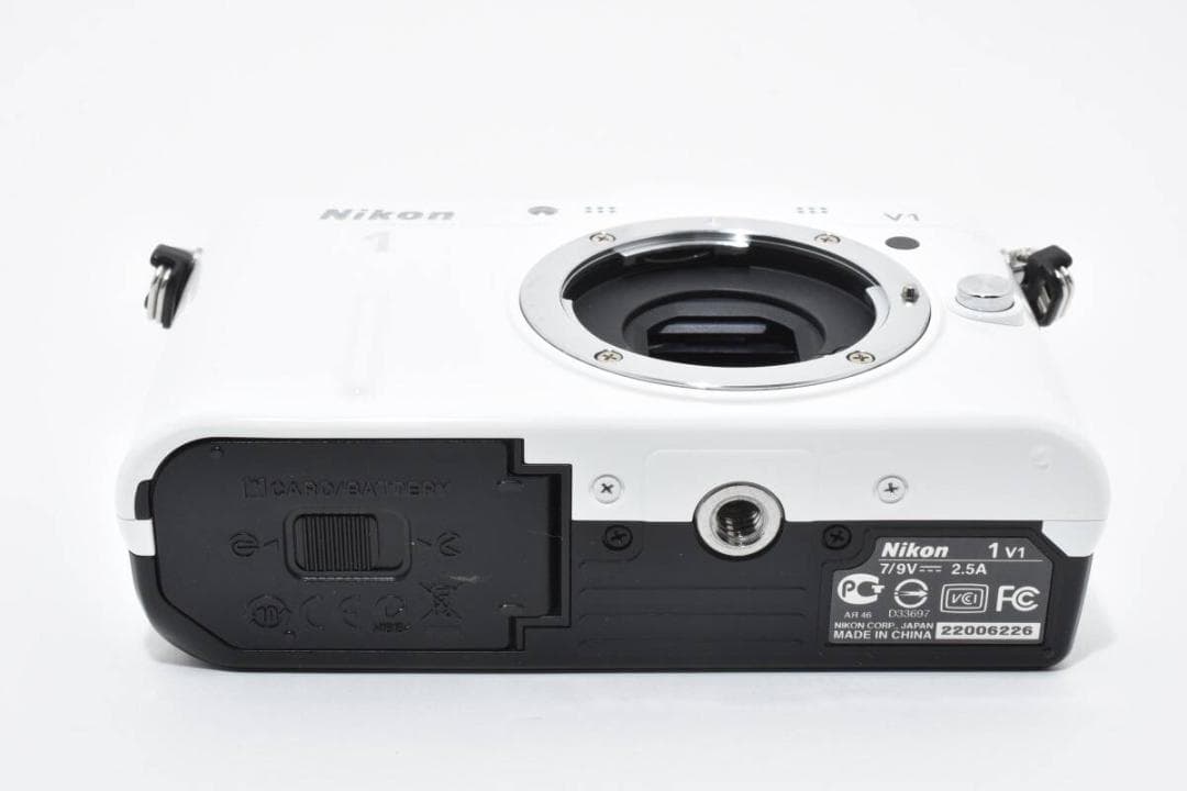 ショット数: 3311回 Nikon ニコン V1 ボディ #1147