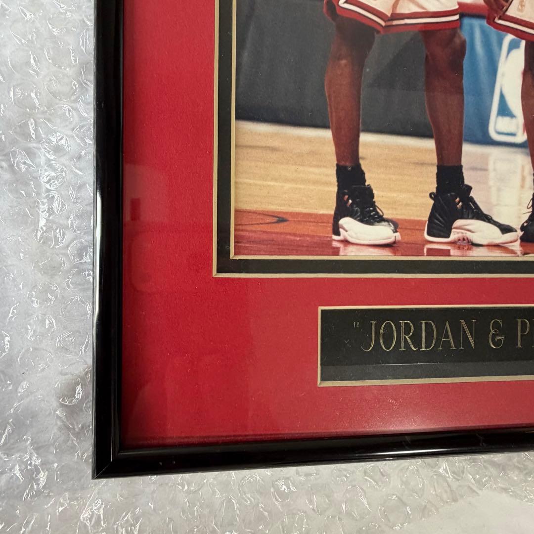 マイケル・ジョーダンとスコッティ・ピッペンのフレーム入り写真