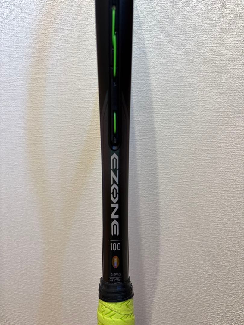 週末限定割中！【美品】YONEX テニスラケットEZONE100