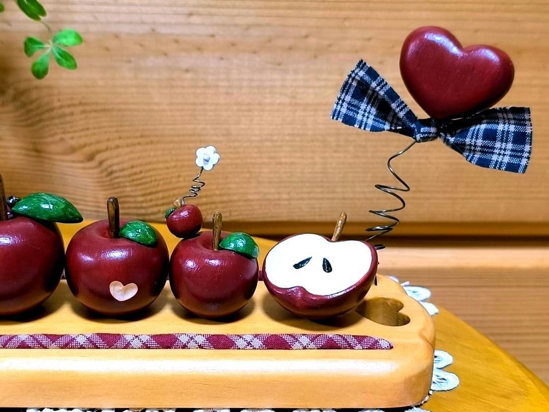⭐アメリカンカントリー雑貨♥️木製まん丸りんごのおめかし家族②✳️トレー付き✳️